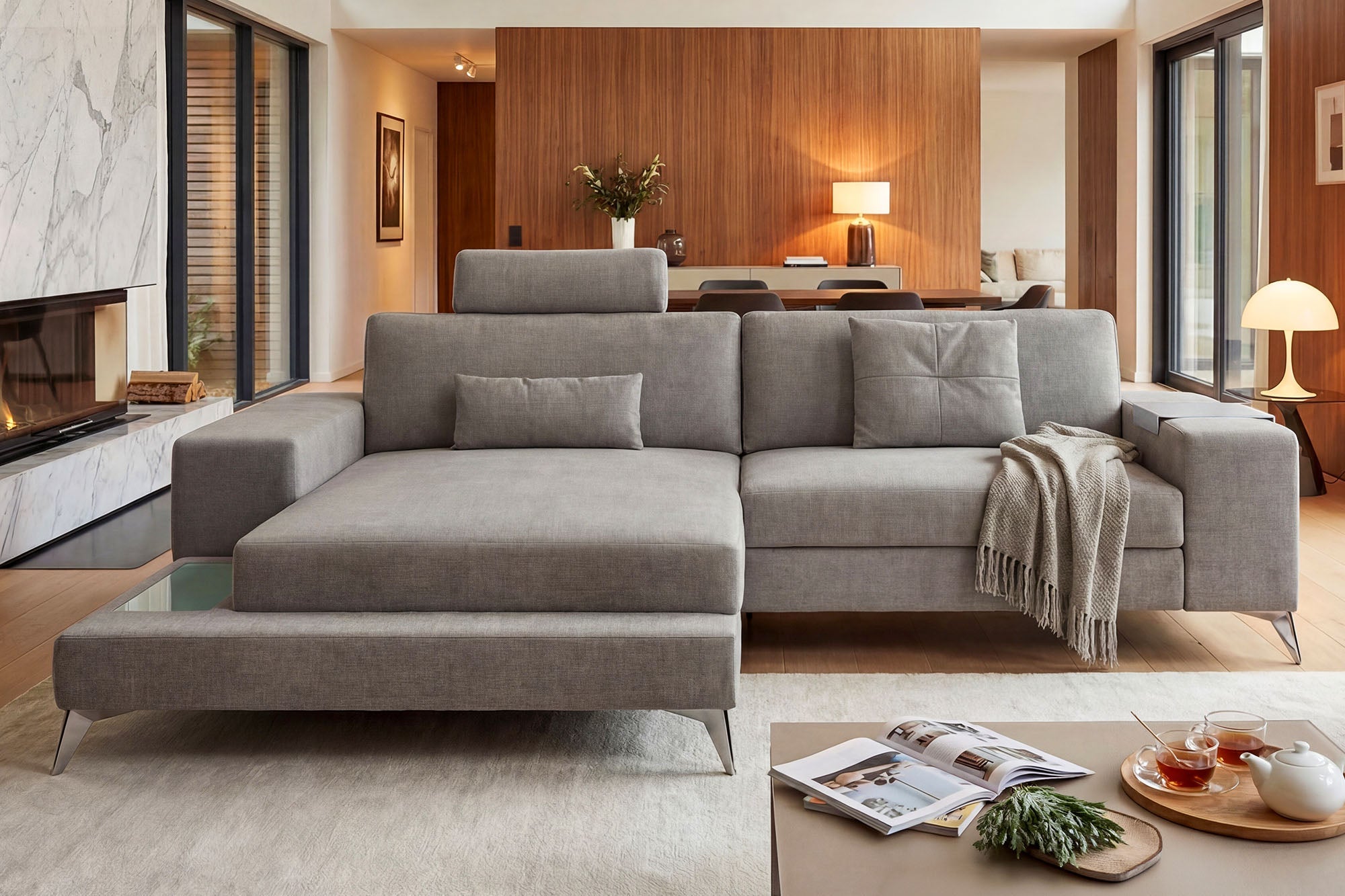 Maximilian IV [S] Kleines Stoffsofa mit Ottomane